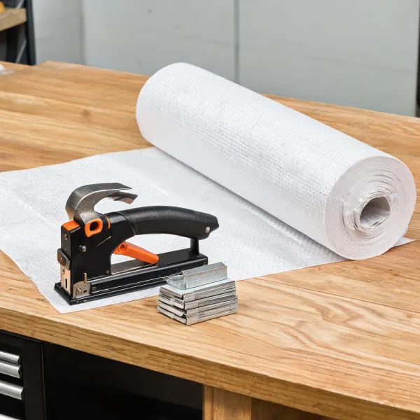 Hammer tacker and staples